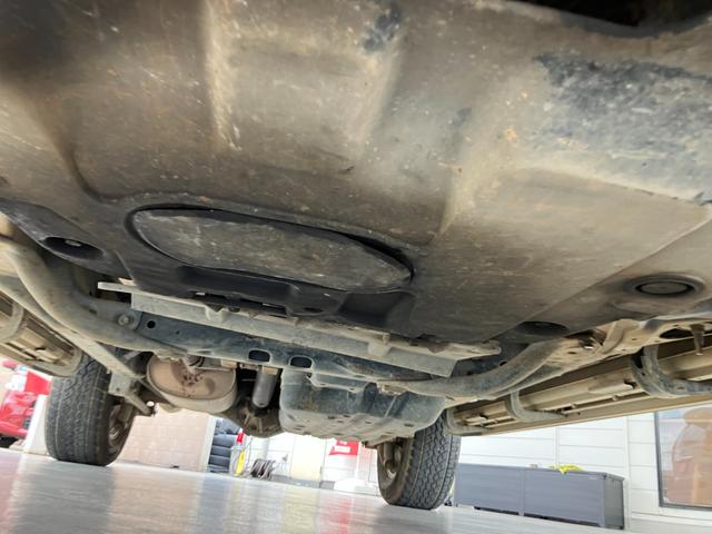 ランドクルーザープラド TX 4WD バックカメラ ナビ アルミホイール キーレスエントリー 電動格納ミラー AT 盗難防止システム 衝突安全ボディ CD MD 3列シート ABS エアコン パワーステアリング パワーウィンドウ(35枚目)