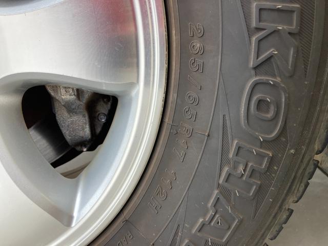 ランドクルーザープラド TX 4WD バックカメラ ナビ アルミホイール キーレスエントリー 電動格納ミラー AT 盗難防止システム 衝突安全ボディ CD MD 3列シート ABS エアコン パワーステアリング パワーウィンドウ(42枚目)