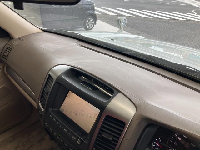 ランドクルーザープラド TX 4WD バックカメラ ナビ アルミホイール キーレスエントリー 電動格納ミラー AT 盗難防止システム 衝突安全ボディ CD MD 3列シート ABS エアコン パワーステアリング パワーウィンドウ(49枚目)