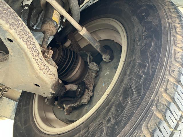 ランドクルーザープラド TX 4WD バックカメラ ナビ アルミホイール キーレスエントリー 電動格納ミラー AT 盗難防止システム 衝突安全ボディ CD MD 3列シート ABS エアコン パワーステアリング パワーウィンドウ(64枚目)