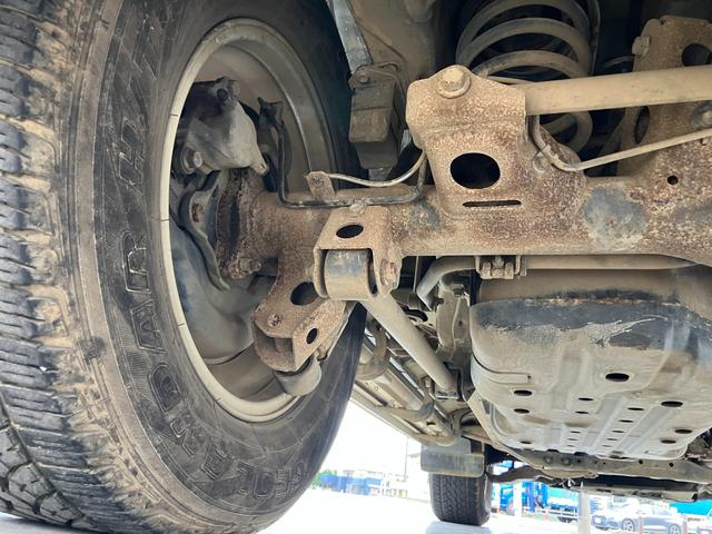 ランドクルーザープラド TX 4WD バックカメラ ナビ アルミホイール キーレスエントリー 電動格納ミラー AT 盗難防止システム 衝突安全ボディ CD MD 3列シート ABS エアコン パワーステアリング パワーウィンドウ(65枚目)