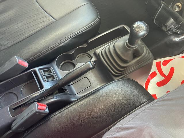 発進時や後退時に必ず操作するレバーです。操作のしやすさが肝になってきます。ぜひ一度体感してください。