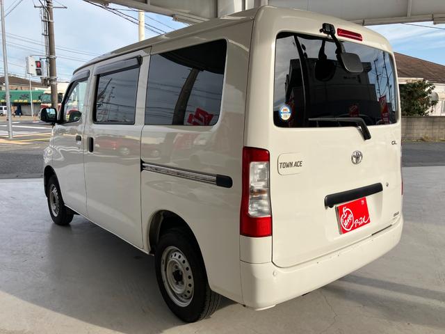 タウンエースバン ＧＬ　ＥＴＣ　バックカメラ　ナビ　ＴＶ　クリアランスソナー　衝突被害軽減システム　両側スライドドア　キーレスエントリー　アイドリングストップ　電動格納ミラー　ＣＶＴ　ＣＤ　ＵＳＢ　Ｂｌｕｅｔｏｏｔｈ　ＥＳＣ（18枚目）