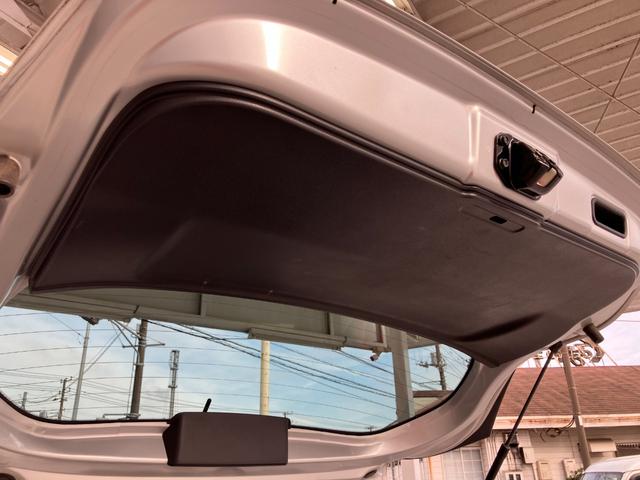 ノート Ｘ　バックカメラ　ナビ　ＴＶ　レーンアシスト　衝突被害軽減システム　アルミホイール　スマートキー　アイドリングストップ　電動格納ミラー　ＣＶＴ　盗難防止システム　衝突安全ボディ　ＡＢＳ　ＥＳＣ　ＥＴＣ（26枚目）