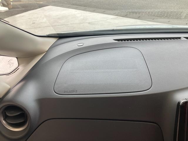 ノート Ｘ　バックカメラ　ナビ　ＴＶ　レーンアシスト　衝突被害軽減システム　アルミホイール　スマートキー　アイドリングストップ　電動格納ミラー　ＣＶＴ　盗難防止システム　衝突安全ボディ　ＡＢＳ　ＥＳＣ　ＥＴＣ（41枚目）