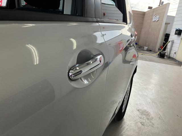 ノート Ｘ　バックカメラ　ナビ　ＴＶ　レーンアシスト　衝突被害軽減システム　アルミホイール　スマートキー　アイドリングストップ　電動格納ミラー　ＣＶＴ　盗難防止システム　衝突安全ボディ　ＡＢＳ　ＥＳＣ　ＥＴＣ（57枚目）