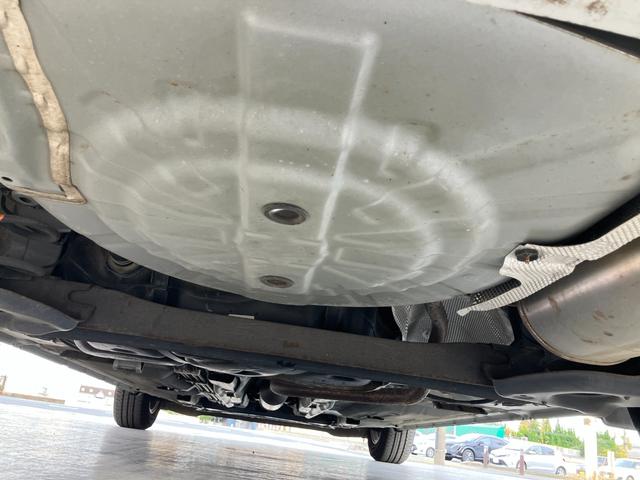 ノート Ｘ　バックカメラ　ナビ　ＴＶ　レーンアシスト　衝突被害軽減システム　アルミホイール　スマートキー　アイドリングストップ　電動格納ミラー　ＣＶＴ　盗難防止システム　衝突安全ボディ　ＡＢＳ　ＥＳＣ　ＥＴＣ（67枚目）