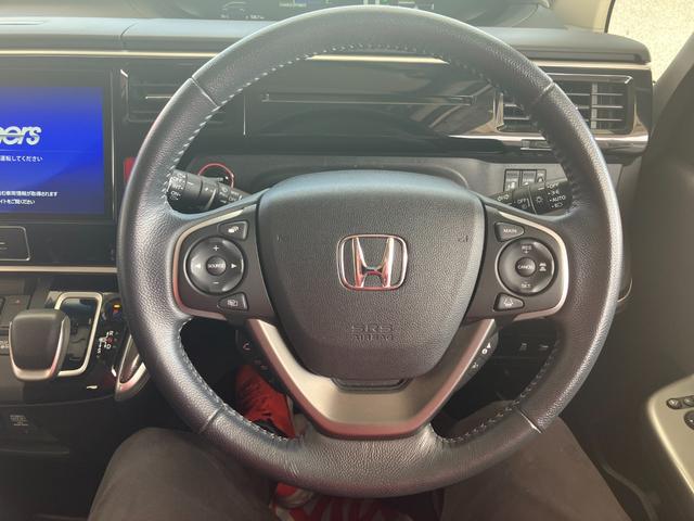 ステップワゴンスパーダ スパーダハイブリッド　Ｇ・ＥＸ　ホンダセンシング　ドライブレコーダー　ＥＴＣ　バックカメラ　ＴＶ　オートクルーズコントロール　レーンアシスト　衝突被害軽減システム　両側電動スライドドア　オートライト　ＬＥＤヘッドランプ　スマートキー　電動格納ミラー（3枚目）