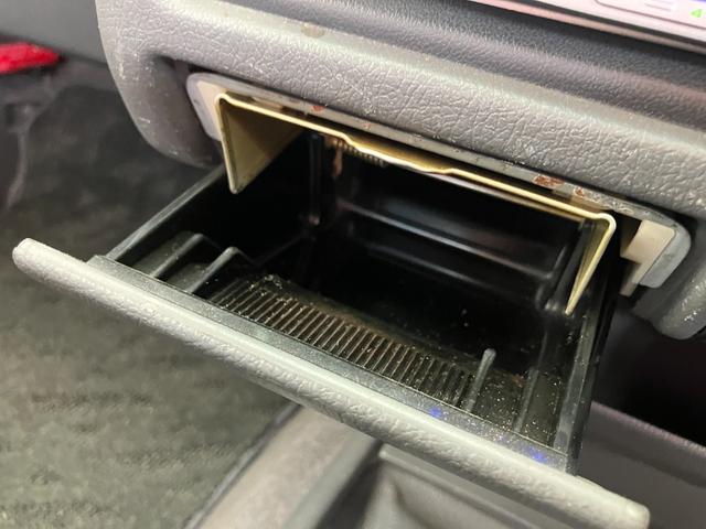 ハイラックスピックアップ ダブルキャブ　ＳＳＲ　４ＷＤ　ＭＴ　エアコン　ＣＤ　カセット	スペアキー有り　タイミングベルトＨ２８年６月１５日８４，０００ｋｍ時交換ステッカー有り　５速マニュアル車両　４ＷＤ　社外１５インチ　社外オーディオ　ＣＤ　ラジオ（37枚目）