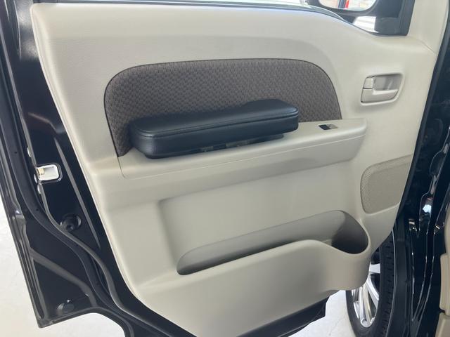 ＮＶ１００クリッパーバン ＧＸターボ　純正ベットキット　ＡＴ　衝突被害軽減システム　クリアランスソナー　レーンアシスト　ドライブレコーダー　ＴＶ　両側スライドドア　キーレスエントリー　電動格納ミラー　オートライト　アルミホイール　ＥＳＣ（26枚目）