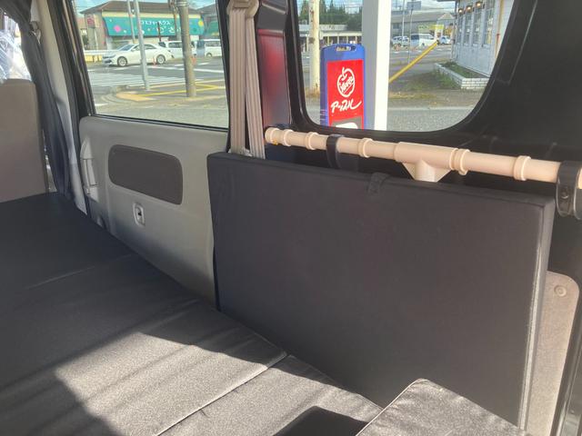 ＮＶ１００クリッパーバン ＧＸターボ　純正ベットキット　ＡＴ　衝突被害軽減システム　クリアランスソナー　レーンアシスト　ドライブレコーダー　ＴＶ　両側スライドドア　キーレスエントリー　電動格納ミラー　オートライト　アルミホイール　ＥＳＣ（53枚目）