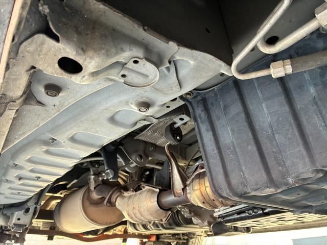 ハイエースバン スーパーＧＬ　ダークプライムＩＩ　４ＷＤ　ＥＴＣ　全周囲カメラ　後席スライド式　ナビ　ＴＶ　レーンアシスト　衝突被害軽減システム　両側電動スライドドア　オートマチックハイビーム　オートライト　スマートキー　電動格納ミラー　後席モニター（68枚目）