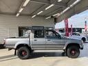 ダブルキャブ　ＳＳＲ　４ＷＤ　ＭＴ　エアコン　ＣＤ　カセット	スペアキー有り　タイミングベルトＨ２８年６月１５日８４，０００ｋｍ時交換ステッカー有り　５速マニュアル車両　４ＷＤ　社外１５インチ　社外オーディオ　ＣＤ　ラジオ（14枚目）