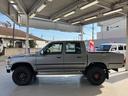 ダブルキャブ　ＳＳＲ　４ＷＤ　ＭＴ　エアコン　ＣＤ　カセット	スペアキー有り　タイミングベルトＨ２８年６月１５日８４，０００ｋｍ時交換ステッカー有り　５速マニュアル車両　４ＷＤ　社外１５インチ　社外オーディオ　ＣＤ　ラジオ（18枚目）