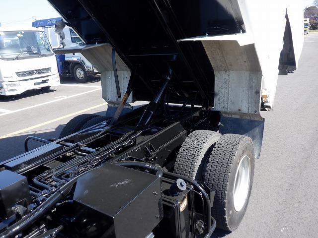 エルフトラック 　３．２ｔ　ワイド　回転板式　ダンプ排出　パッカー車　新明和（22枚目）