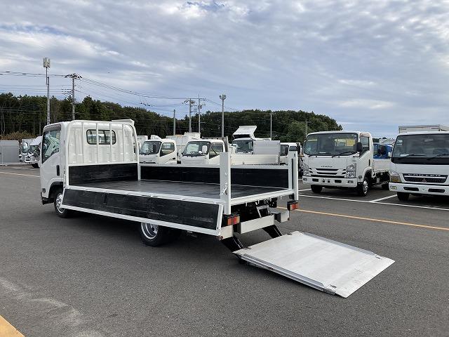 エルフトラック 　１．８ｔ　標準ロング　パワーゲート付き　平ボディー（14枚目）