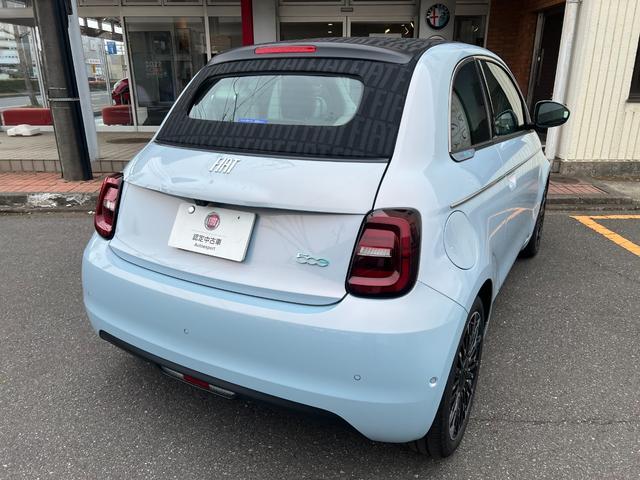 500e オープン 新車保証継承 Bカメラ LEDライト スマートキー ガラスルーフ パーキングセンサー シートヒーター ナビ フルオートエアコン 前面衝突警報 LKA(8枚目)