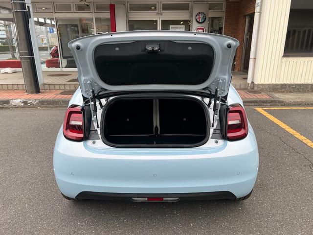 500e オープン 新車保証継承 Bカメラ LEDライト スマートキー ガラスルーフ パーキングセンサー シートヒーター ナビ フルオートエアコン 前面衝突警報 LKA(16枚目)