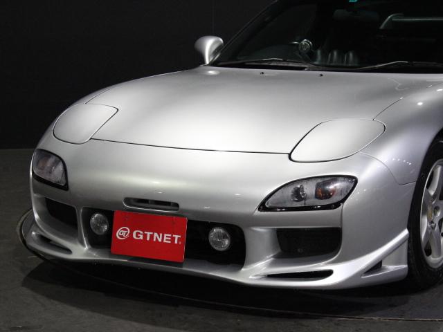 ＲＸ－７ タイプＲ　バサースト　６型　バサースト専用車高調　同色全塗装　純正１６ＡＷ　ブリッツブースト計　デフィ追加メーター（水温・油温・油圧）　純正ナルディステアリング　ｅｏｎｏｎＣＤデッキ　社外Ｆバンパー　キーレス　社外フォグ（9枚目）