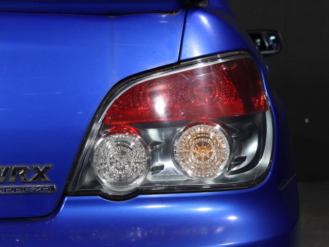 インプレッサ ＷＲＸ　ＷＲ－リミテッド　２００５　ＨＩＤ　キーレス　ＳＴＩゲノムマフラー　純正１７ＡＷ　ＥＴＣ　ＡＣデルコセキュリティ　４ＷＤ　ターボ　５速ＭＴ（30枚目）