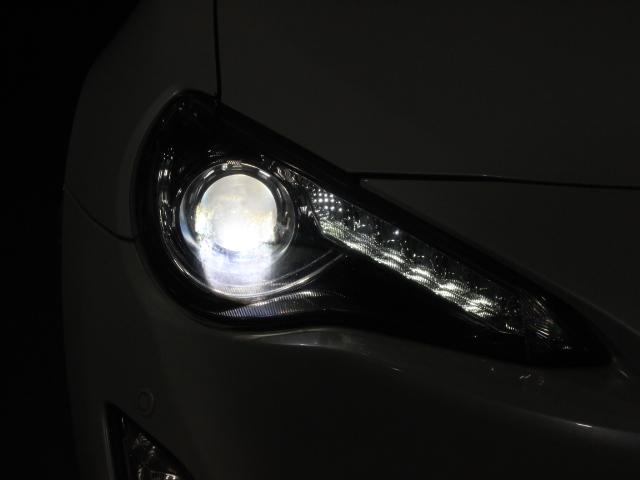 ＧＴ　トヨタ純正ＳＤナビ　ＢＴ　ワンセグ　バックカメラ　ＥＴＣ　ＨＩＤ　オートライト　フォグ　ＶＳＣ　コーナーセンサー　ドラレコ　純正１７ＡＷ　スマートキー　プッシュスタート(22枚目)