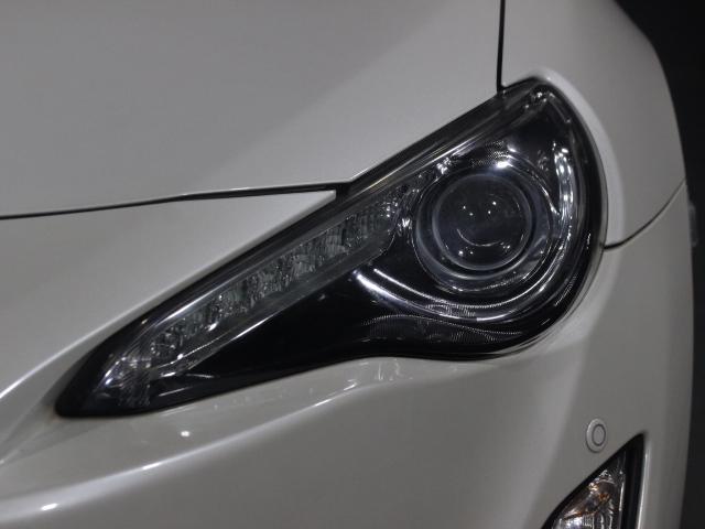 ８６ ＧＴ　トヨタ純正ＳＤナビ　ＢＴ　ワンセグ　バックカメラ　ＥＴＣ　ＨＩＤ　オートライト　フォグ　ＶＳＣ　コーナーセンサー　ドラレコ　純正１７ＡＷ　スマートキー　プッシュスタート（24枚目）