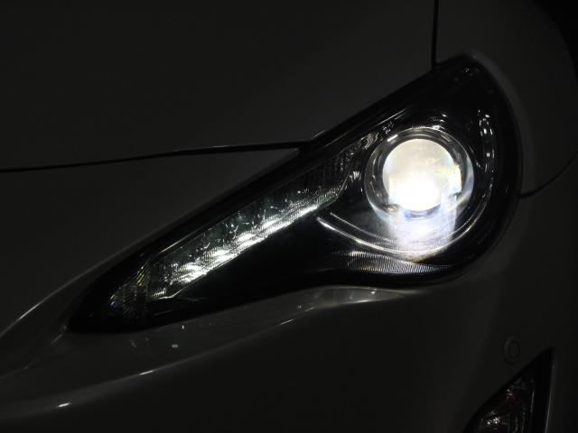 ８６ ＧＴ　トヨタ純正ＳＤナビ　ＢＴ　ワンセグ　バックカメラ　ＥＴＣ　ＨＩＤ　オートライト　フォグ　ＶＳＣ　コーナーセンサー　ドラレコ　純正１７ＡＷ　スマートキー　プッシュスタート（25枚目）