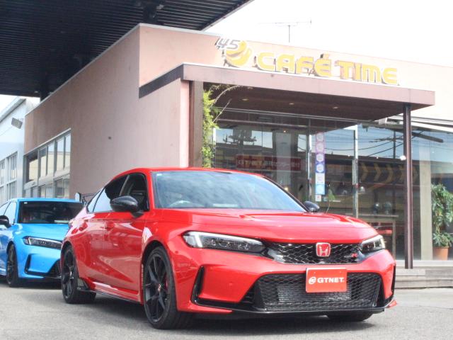 シビック タイプR レーシングブラックパッケージ 1オーナー 純正OPカーボンテールゲートスポイラー RBP専用ブラック内装 ワイヤレス充電器 自動防眩ルームミラー Honda SENSING ホンダコネクトディスプレー ETC2.0 ナビTV(3枚目)