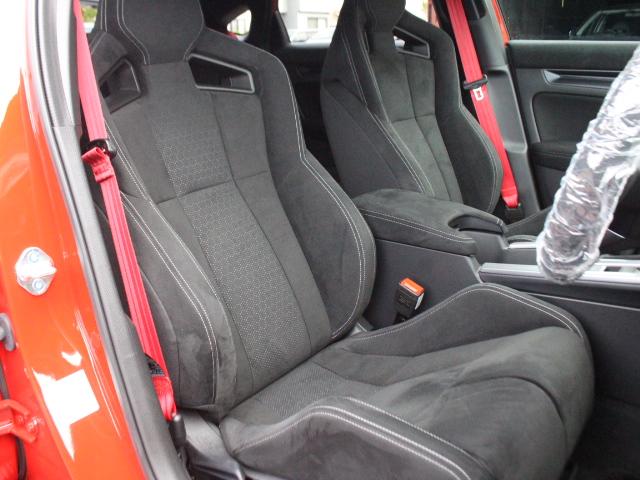 シビック タイプR レーシングブラックパッケージ 1オーナー 純正OPカーボンテールゲートスポイラー RBP専用ブラック内装 ワイヤレス充電器 自動防眩ルームミラー Honda SENSING ホンダコネクトディスプレー ETC2.0 ナビTV(10枚目)