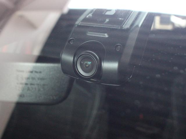 シビック タイプR レーシングブラックパッケージ 1オーナー 純正OPカーボンテールゲートスポイラー RBP専用ブラック内装 ワイヤレス充電器 自動防眩ルームミラー Honda SENSING ホンダコネクトディスプレー ETC2.0 ナビTV(16枚目)