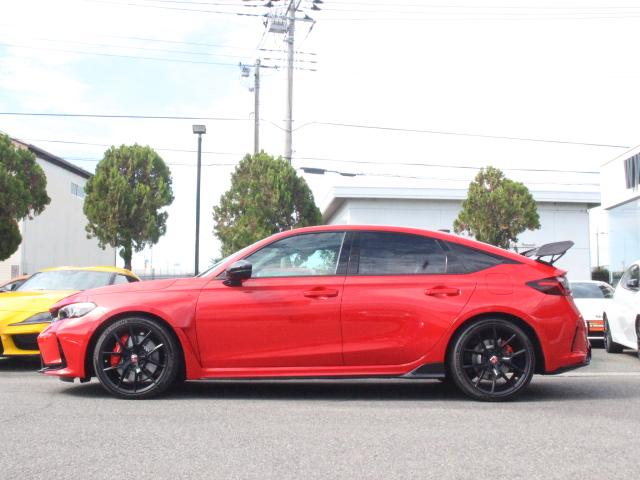 シビック タイプR レーシングブラックパッケージ 1オーナー 純正OPカーボンテールゲートスポイラー RBP専用ブラック内装 ワイヤレス充電器 自動防眩ルームミラー Honda SENSING ホンダコネクトディスプレー ETC2.0 ナビTV(17枚目)