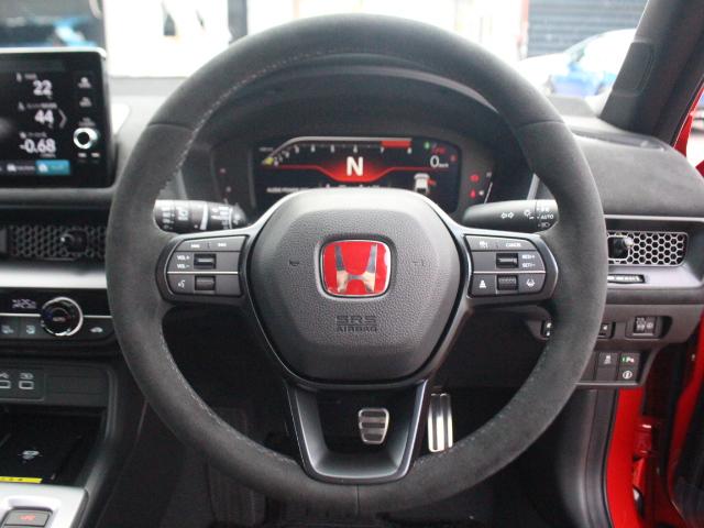 シビック タイプR レーシングブラックパッケージ 1オーナー 純正OPカーボンテールゲートスポイラー RBP専用ブラック内装 ワイヤレス充電器 自動防眩ルームミラー Honda SENSING ホンダコネクトディスプレー ETC2.0 ナビTV(20枚目)