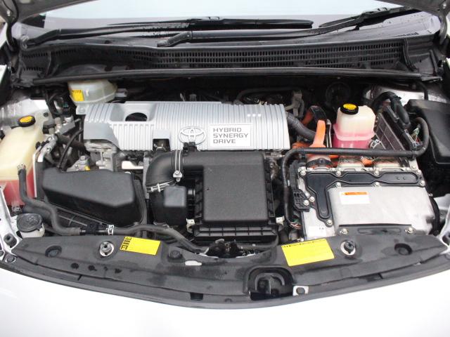 プリウス Ｓ　純正ＳＤナビ　Ｂカメラ　ＥＴＣ　ワンセグ　ＨＩＤ　オートライト　純正１５ＡＷ　カーテンサイドエアバッグ　ミラー一体型ドラレコ　スマートキー　プッシュスタート（7枚目）