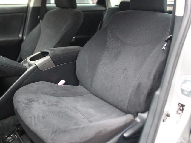 プリウス Ｓ　純正ＳＤナビ　Ｂカメラ　ＥＴＣ　ワンセグ　ＨＩＤ　オートライト　純正１５ＡＷ　カーテンサイドエアバッグ　ミラー一体型ドラレコ　スマートキー　プッシュスタート（12枚目）