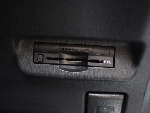 プリウス Ｓ　純正ＳＤナビ　Ｂカメラ　ＥＴＣ　ワンセグ　ＨＩＤ　オートライト　純正１５ＡＷ　カーテンサイドエアバッグ　ミラー一体型ドラレコ　スマートキー　プッシュスタート（16枚目）