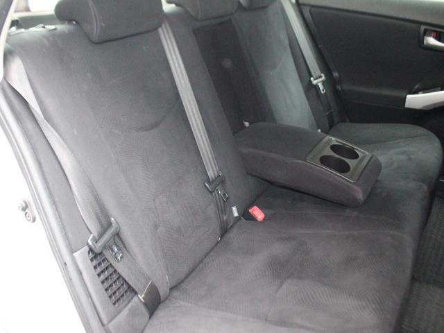 プリウス Ｓ　純正ＳＤナビ　Ｂカメラ　ＥＴＣ　ワンセグ　ＨＩＤ　オートライト　純正１５ＡＷ　カーテンサイドエアバッグ　ミラー一体型ドラレコ　スマートキー　プッシュスタート（28枚目）