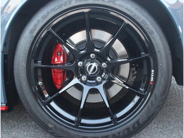 フェアレディＺ ニスモ　１オーナー　専用ドライブモードセレクター　純正ＲＥＣＡＲＯ製スポーツシート　純正レイズ製１９インチ鍛造ＡＷ　４輪アルミキャリパー対向ピストンブレーキ　ＢＯＳＥ　インテリジェントクルーズコントロール（8枚目）