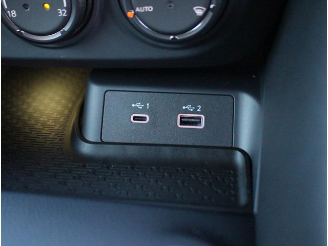 フェアレディＺ ニスモ　１オーナー　専用ドライブモードセレクター　純正ＲＥＣＡＲＯ製スポーツシート　純正レイズ製１９インチ鍛造ＡＷ　４輪アルミキャリパー対向ピストンブレーキ　ＢＯＳＥ　インテリジェントクルーズコントロール（28枚目）