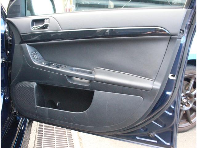 ランサー GSRエボリューションX HKSスーパーターボマフラー 車高調 インタークーラーパイピング Defiブースト計 カロッツェリアサイバーナビ スカウターモード フルセグ ETC 純正レカロシート HID オートライト(33枚目)