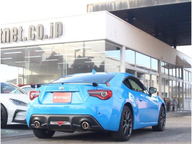 86 GTリミテッド ブラックパッケージ ブレンボキャリパー 専用ブラック塗装17インチアルミ 専用ブラック塗装リアスポ 専用ブラック塗装ドアミラー コーナーセンサー 純正SDナビ ハーフレザーシート シートヒーター ケンウッド前後ドラレコ(2枚目)