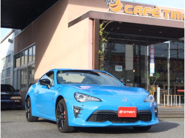 86 GTリミテッド ブラックパッケージ ブレンボキャリパー 専用ブラック塗装17インチアルミ 専用ブラック塗装リアスポ 専用ブラック塗装ドアミラー コーナーセンサー 純正SDナビ ハーフレザーシート シートヒーター ケンウッド前後ドラレコ(3枚目)