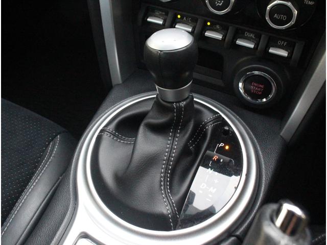 86 GTリミテッド ブラックパッケージ ブレンボキャリパー 専用ブラック塗装17インチアルミ 専用ブラック塗装リアスポ 専用ブラック塗装ドアミラー コーナーセンサー 純正SDナビ ハーフレザーシート シートヒーター ケンウッド前後ドラレコ(13枚目)