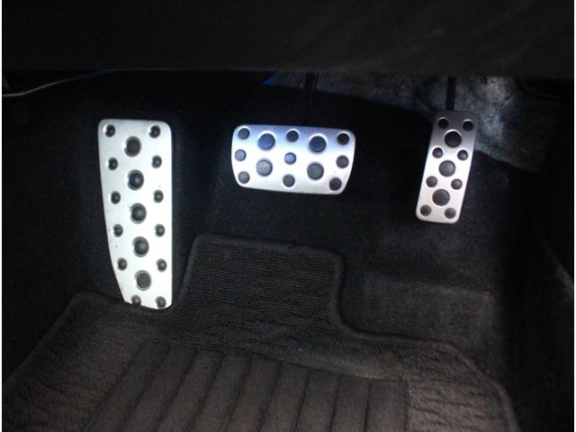 86 GTリミテッド ブラックパッケージ ブレンボキャリパー 専用ブラック塗装17インチアルミ 専用ブラック塗装リアスポ 専用ブラック塗装ドアミラー コーナーセンサー 純正SDナビ ハーフレザーシート シートヒーター ケンウッド前後ドラレコ(22枚目)