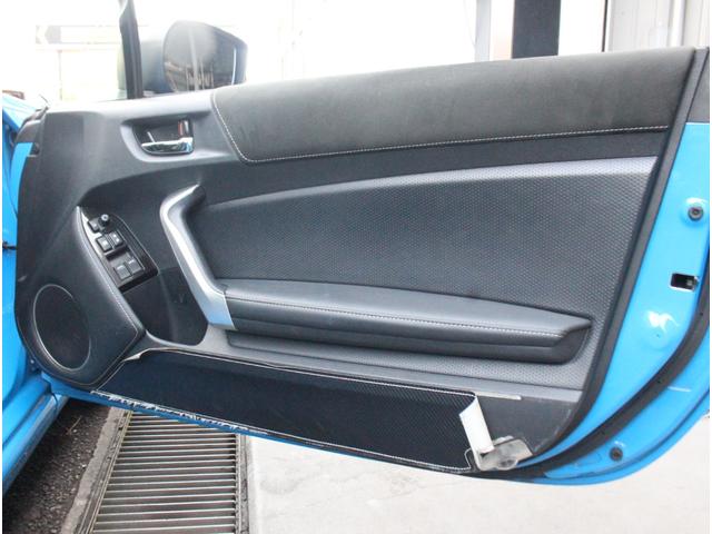 86 GTリミテッド ブラックパッケージ ブレンボキャリパー 専用ブラック塗装17インチアルミ 専用ブラック塗装リアスポ 専用ブラック塗装ドアミラー コーナーセンサー 純正SDナビ ハーフレザーシート シートヒーター ケンウッド前後ドラレコ(37枚目)