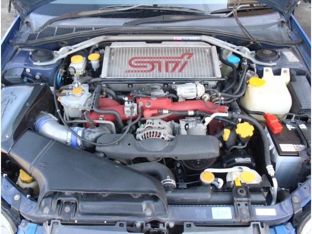 インプレッサ WRX STi アプライドEモデル フジツボマフラー HKS関西エアクリボックス HKSブローオフバルブ カロッツェリアサイバーナビ カロッツェリアARHUD STIタワーバー スバル純正パワーコンセント ブレンボ(7枚目)