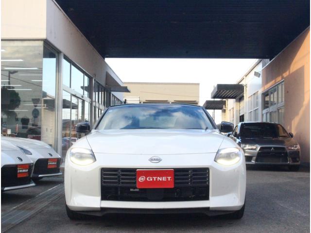 フェアレディZ バージョンST MY25 SOSコール トランクスポイラー ハーフレザーシート パワーシート シートヒーター レイズ製純正19インチ鍛造AW インテリジェントクルーズコントロール エマージェンシーブレーキ AAC(5枚目)