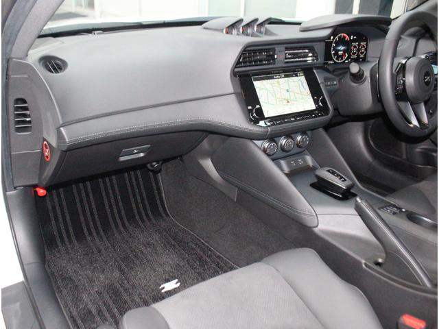 フェアレディZ バージョンST MY25 SOSコール トランクスポイラー ハーフレザーシート パワーシート シートヒーター レイズ製純正19インチ鍛造AW インテリジェントクルーズコントロール エマージェンシーブレーキ AAC(11枚目)