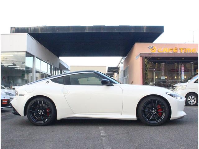 フェアレディZ バージョンST MY25 SOSコール トランクスポイラー ハーフレザーシート パワーシート シートヒーター レイズ製純正19インチ鍛造AW インテリジェントクルーズコントロール エマージェンシーブレーキ AAC(18枚目)