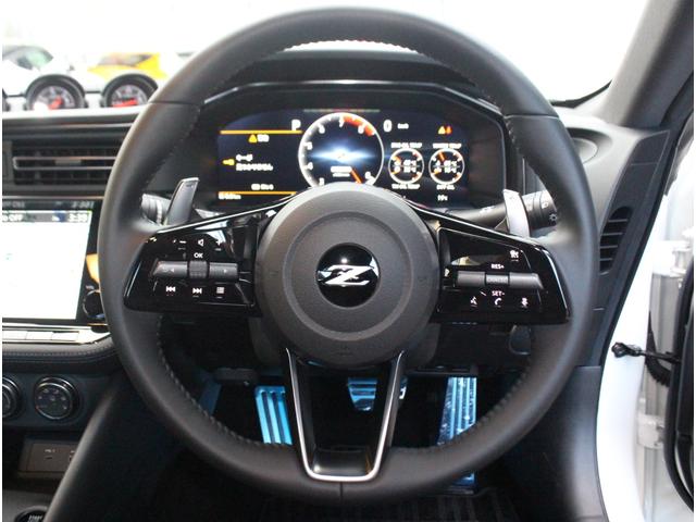 フェアレディZ バージョンST MY25 SOSコール トランクスポイラー ハーフレザーシート パワーシート シートヒーター レイズ製純正19インチ鍛造AW インテリジェントクルーズコントロール エマージェンシーブレーキ AAC(20枚目)