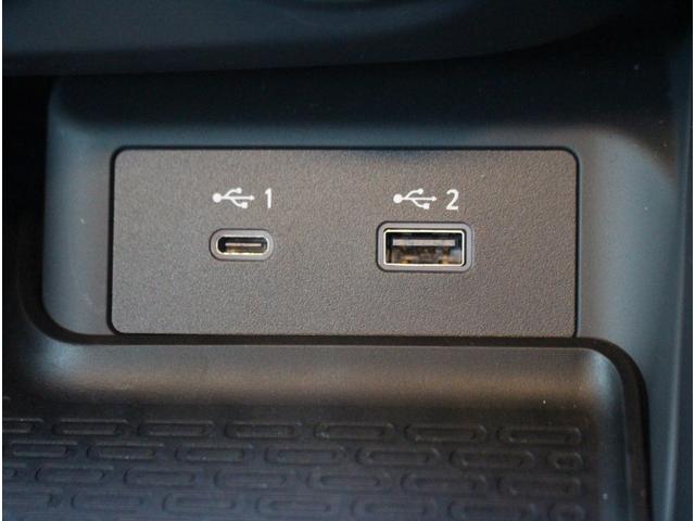 フェアレディZ バージョンST MY25 SOSコール トランクスポイラー ハーフレザーシート パワーシート シートヒーター レイズ製純正19インチ鍛造AW インテリジェントクルーズコントロール エマージェンシーブレーキ AAC(27枚目)